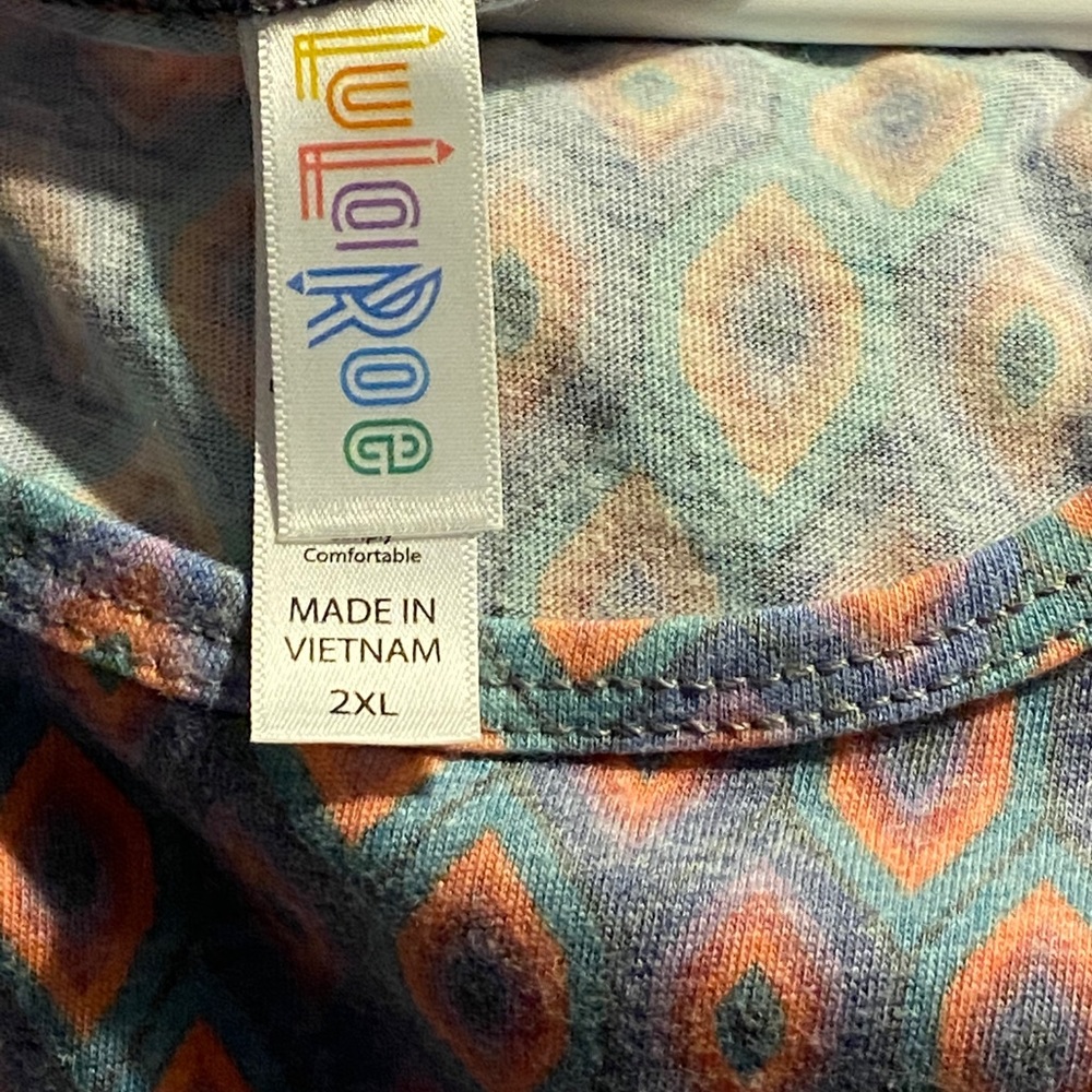 Lularoe - Picture 2 of 3